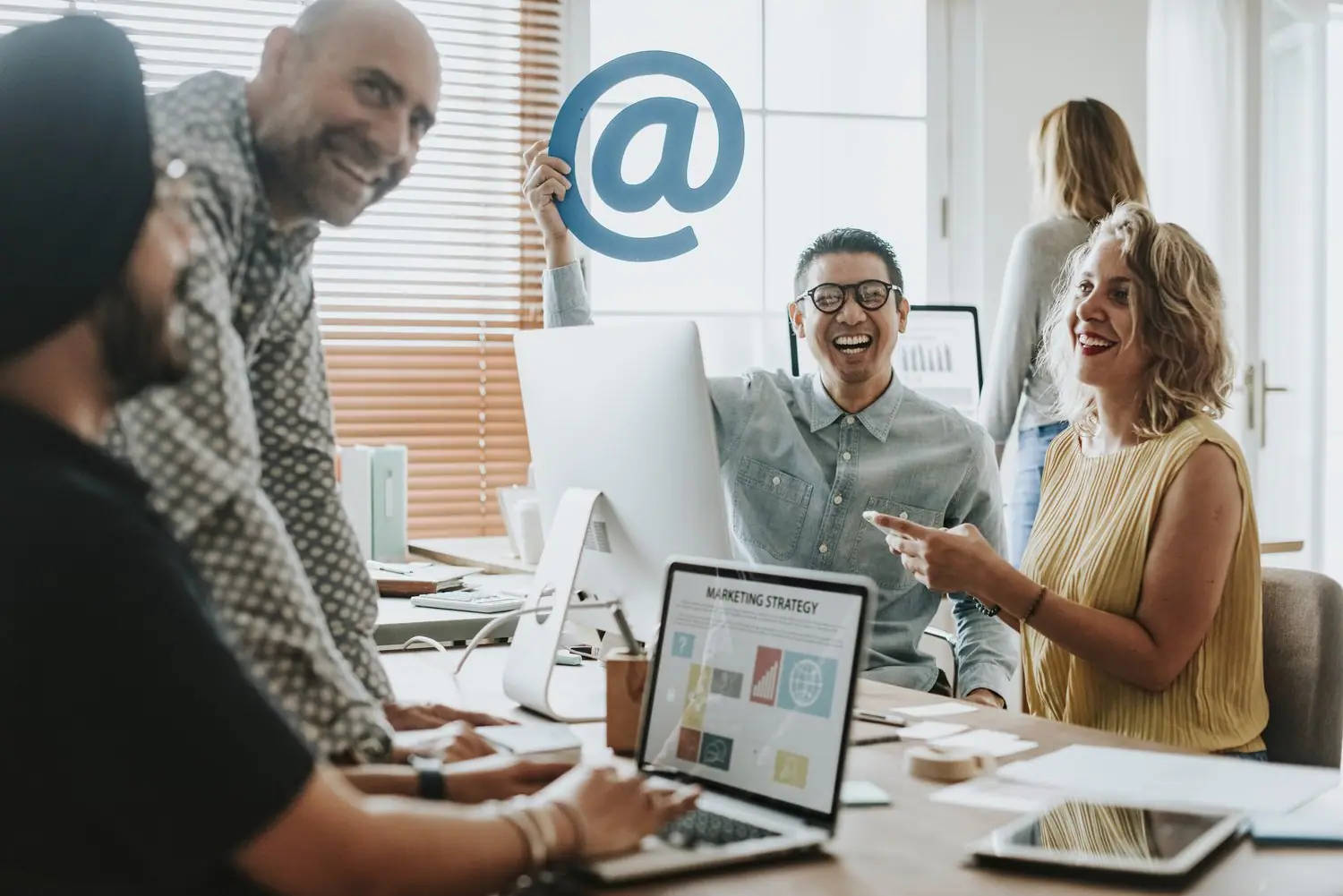Technologie machine learning w filtracji email - zastosowania biznesowe