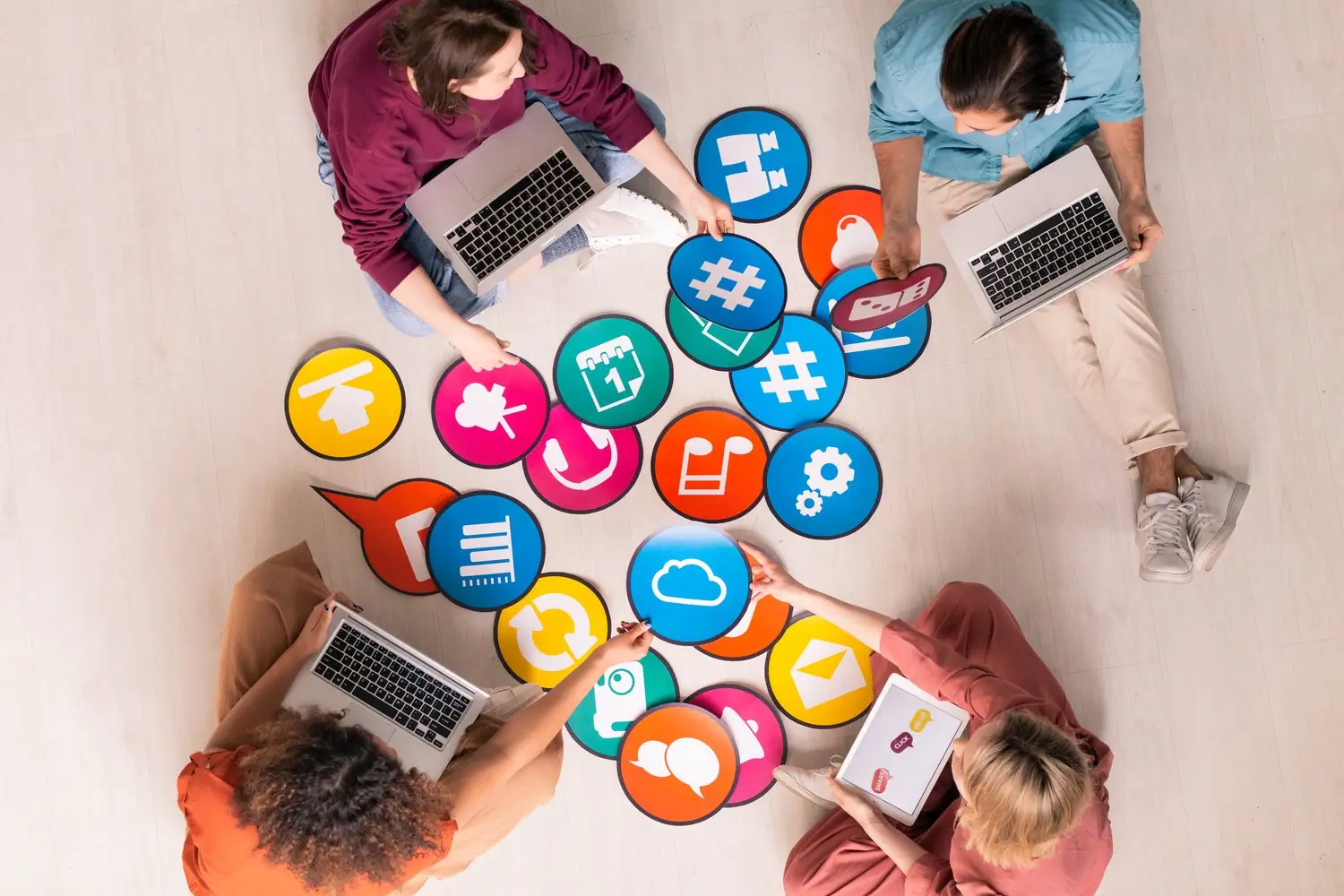 Integracja social media z komunikacją mailową - strategia omnikanałowa